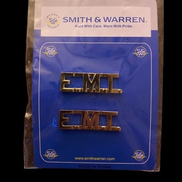 Smith & Warren EMT Lapel Pin - Picture 2 of 4